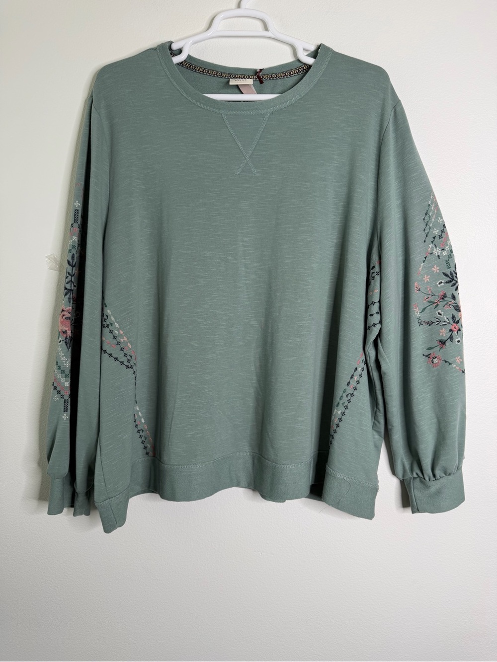 Knox Rose 4X Sage Green Embroidered Sweatshirt Boho Floral NWT - Picture 2 of 9